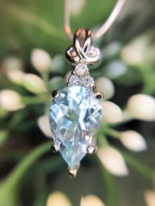 white gold aquamarine pendant with diamonds 230-01087 $1080