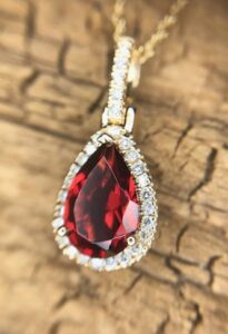 10k yellow gold garnet and diamond pendant with chain 230-01263 $610