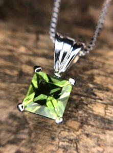 14kw peridot pendant $380