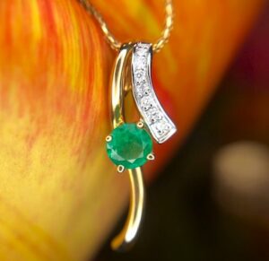 14k yellow gold emerald and diamond pendant with chain 230-01045 $1058