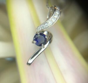 14k white gold sapphire and diamond pendant with chain 230-01046 $1311