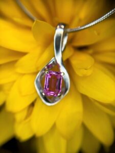 14k white gold pink sapphire pendant 230-01130 $540